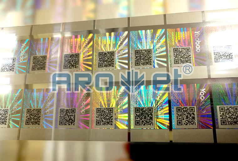 网信快3X1双头喷码设备在镭射防伪标签上的利用